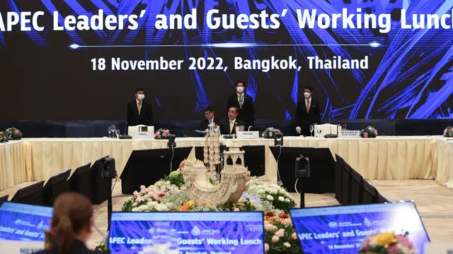 APEC Leaders’ and Guests’ Working Lunch yang merupakan agenda ketiga dalam rangkaian APEC Economic Leaders’ Meeting pada hari Jumat (18/11/2022) di Bangkok, Thailand. (Dok ekon.go.id)