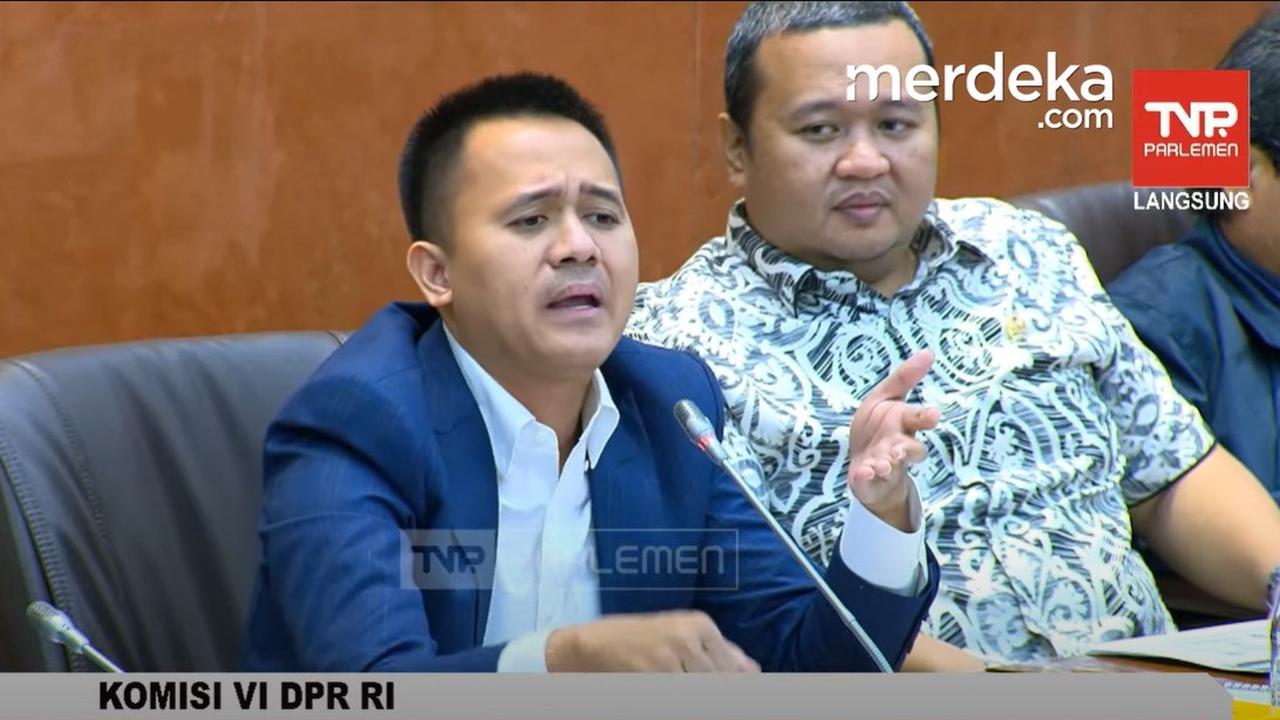 VIDEO: Mufti PDIP ke Budi Arie: Bapak Jangan Bangunkan Banteng Sedang Tidur