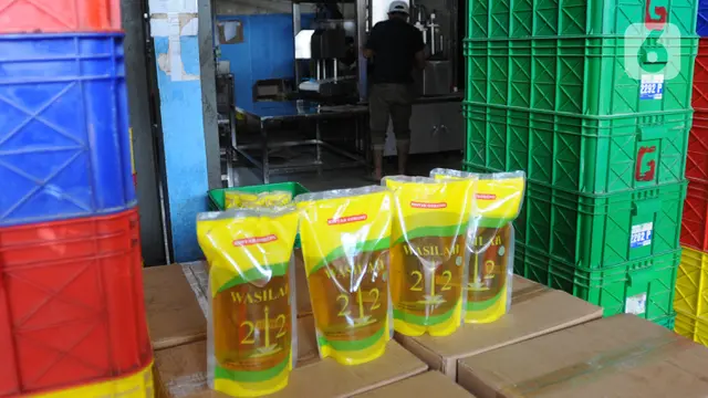 gudang pengemasan ulang minyak goreng disegel polisi
