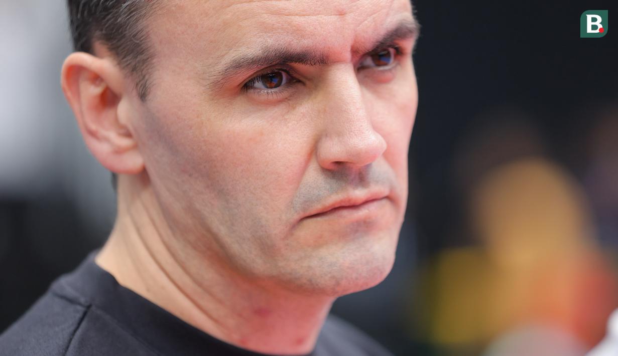 Pelatih kepala Timnas Futsal Indonesia, Hector Souto dalam laga perempat final Piala Asia Futsal 2026 melawan Vietnam di Indonesia Arena, Senayan, Jakarta, Selasa (03/02/2026). (Bola.com/Bagaskara Lazuardi)