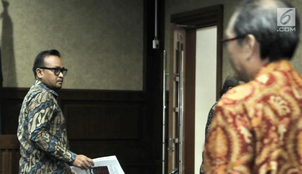 Mantan Direktur Operasional PT Murakabi Sejahtera, Irvanto Hendra Pambudi Cahyo saat menjalani sidang perdana kasus fee korupsi e-KTP di Pengadilan Tipikor, Jakarta, Senin (30/7). (Merdeka.com/Iqbal S Nugroho)