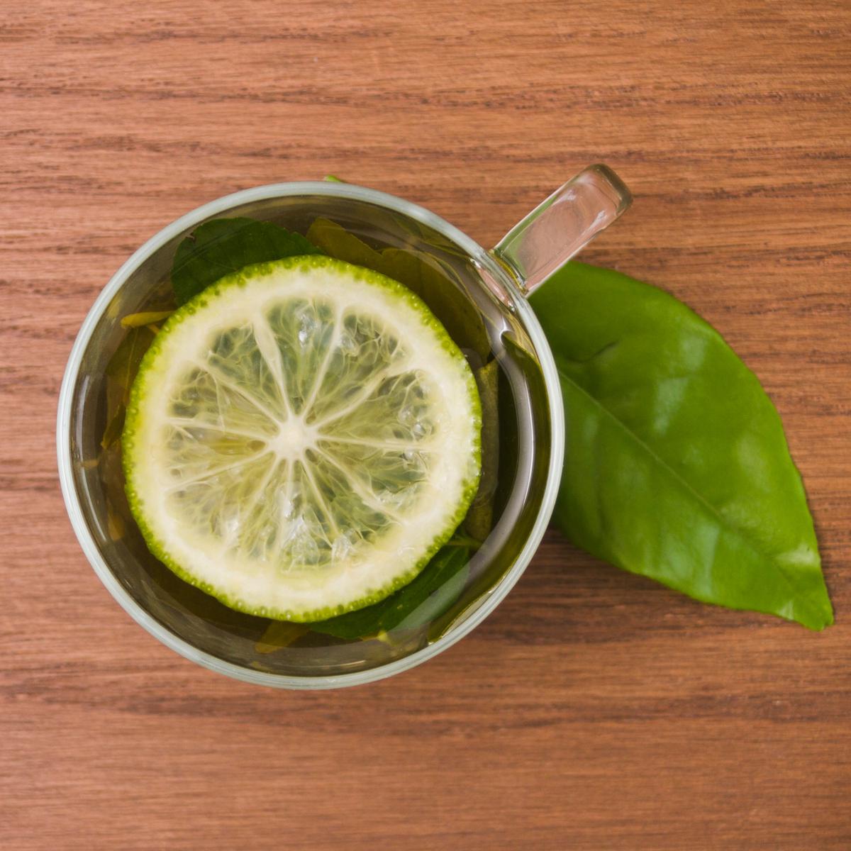 Ilustrasi Teh Hijau dan Lemon