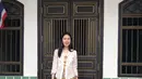 Nong Poy menyebut gayanya sebagai kebaya peranakan. Kebaya peranakan lahir dari percampuran budaya China di Asia Tenggara. [@poydtreechad]