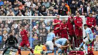 Manchester City mempermak Liverpool tanpa ampun dengan skor 4-1 pada pekan ke-29 Liga Inggris 2022/2023 di Stadion Etihad, Sabtu (1/4/2023). (AP/Jon Super)