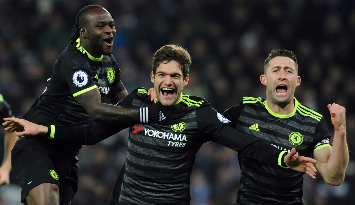 Meski tanpa diperkuat striker andalannya Diego Costa, Chelsea sukses membantai tuan rumah Leicester City 3-0 pada lanjutan pertandingan Liga Inggris di King Power Stadium, Sabtu (14/1) (AP Photo/Rui Vieira)