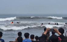 Dua Wisatawan Terseret Ombak Jember Saat Libur Lebaran, Satu Tewas Satu Hilang