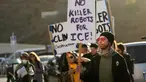 Pengunjuk rasa melakukan aksi demonstrasi di luar konferensi OpenAI DevDay 2026 di San Francisco, Amerika Serikat, Selasa (29/9/2026). (AP Photo/Jeff Chiu)