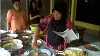 Di tiap wilayah Indonesia mempunyai makanan khas yang tidak bisa ditemukan di tempat lain.
