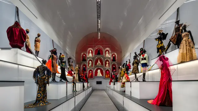 Pameran Dior: From Paris to the World