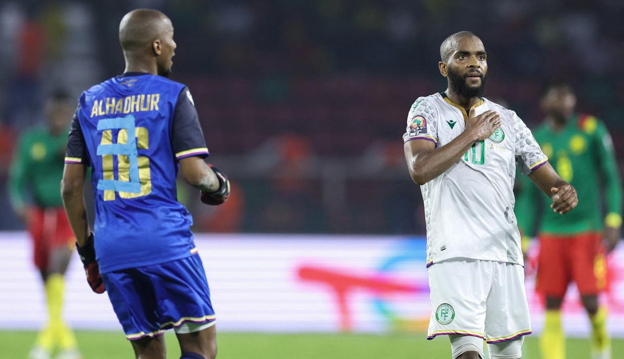Tak hanya itu, Comoros bahkan sempat mencetak gol lewat tendangan bebas spektakuler yang dilakukan Youssouf M'Changama. (AFP/Kenzo Tribouillard)