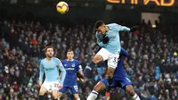Pemain Manchester City, Gabriel Jesus mencetak gol ke gawang Everton dalam Liga Inggris di Stadion Etihad, Manchester, Inggris, Sabtu (15/12). Gabriel Jesus mencetak dua gol. (Martin Rickett /PA via AP)