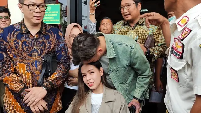 Rendy Kjaernett dan Lady Nayoan