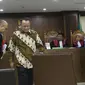 Nurhadi bersiap menjalani sidang kasus suap Panitera PN Jakpus Edy Nasution di Tipikor, Jakarta, Rabu (26/10). Edy diduga menerima uang untuk membantu pengurusan sejumlah perkara yang menjerat anak perusahaan Lippo Group. (Liputan6.com/Helmi Afanadi)