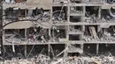 Layanan darurat Israel menyatakan telah menerima laporan dampak roket dan serpihan di 10 lokasi, termasuk Tel Aviv, Haifa, Carmel, dan wilayah pesisir utara. (AP/Oded Balilty)