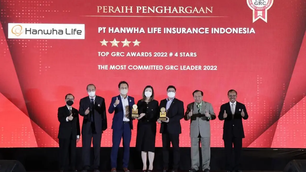 Hanwha Life Insurance Indonesia menerima Top GRC Awards 2022 di Hotel Raffles Jakarta pada 6 September 2022.