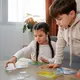 Sturdy play adalah aktivitas bermain di area yang sudah dipersiapkan agar anak bisa bergerak aktif dengan risiko minimal, seperti di play yard, pack and play, atau sudut bermain khusus di rumah. (foto/dok: freepik)
