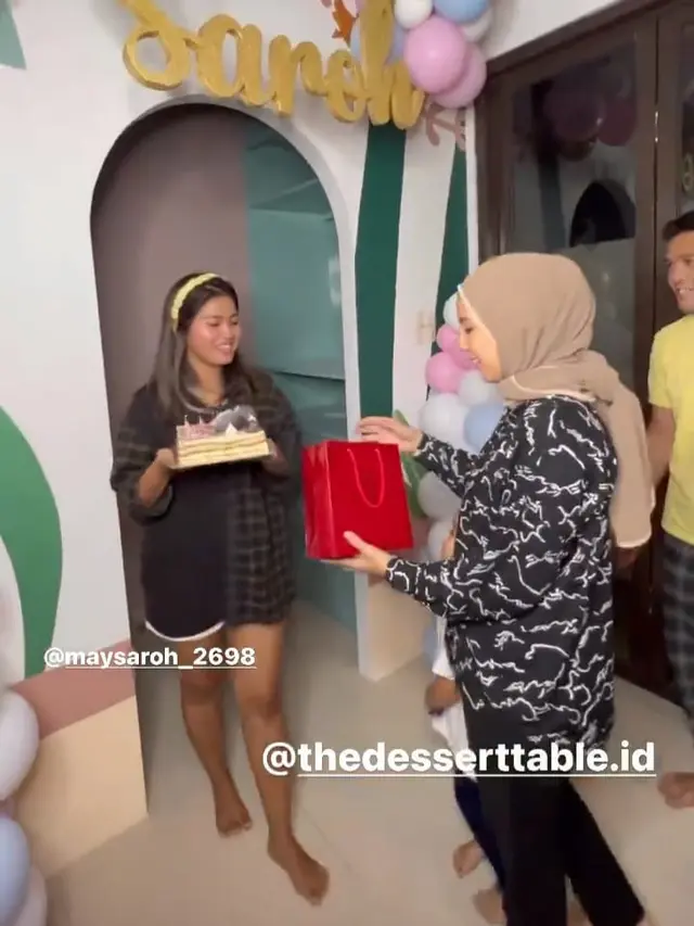 Tya Ariestya dan May Saroh