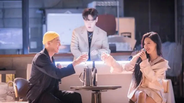 [Bintang] Loco dan Hwasa MAMAMOO