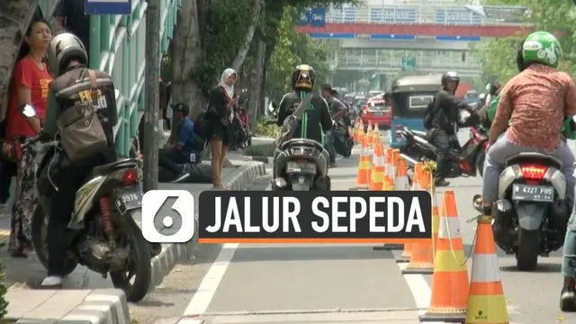 Dinas Perhubungan Jakarta Timur menggelar razia di sepanjang Jalan Pemuda, Rawamangun, Jakarta Timur. Razia dilakukan guna mensterilkan jalur sepda di kawasan tersebut.