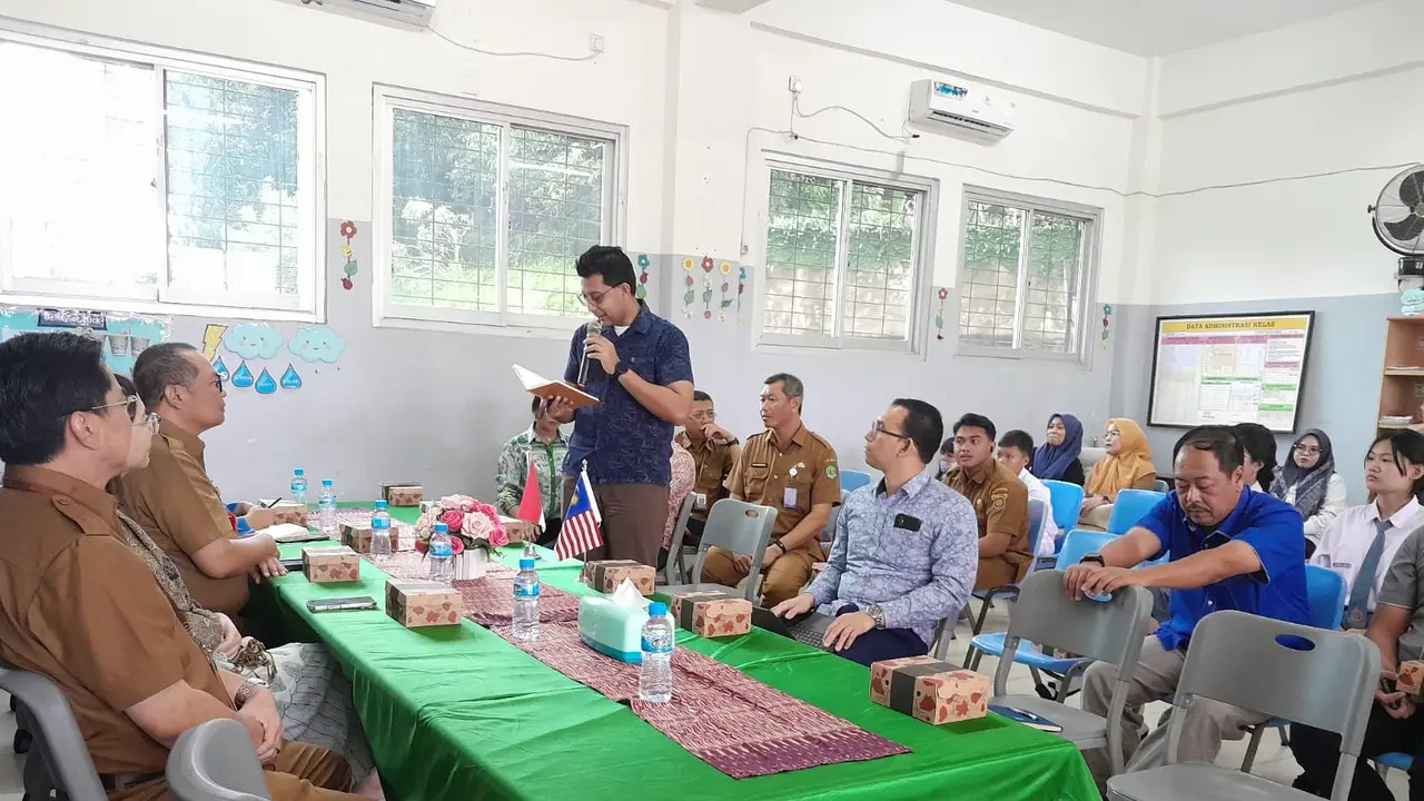 Pertemuan dengan guru dan siswa dari Sekolah Budi Bakti merupakan salah satu acara dari rangkaian kegiatan antara Dinas Kesehatan Provinsi Kalimantan Timur dengan Pemerintah Negara Bagian Selangor, Malaysia.