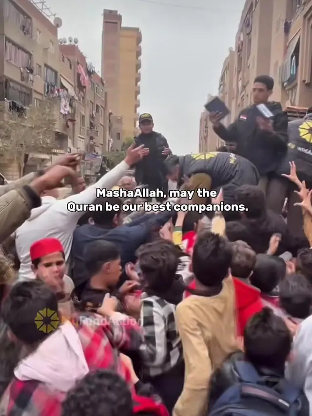 Potret Arie Untung Beri Bantuan ke Gaza. (instagram/myfundaction/ariekuntung)