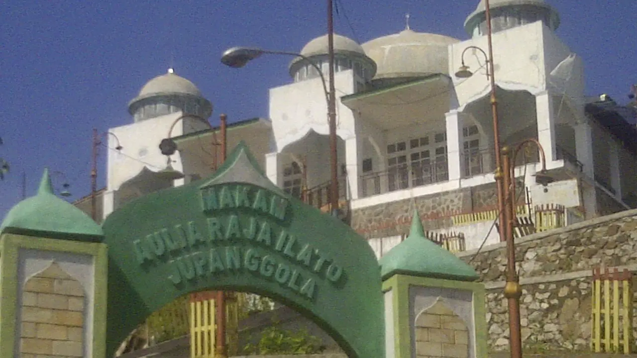 Makam Aulia Raja Jupanggola