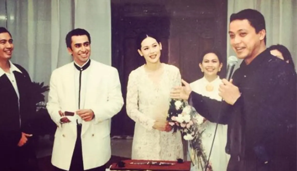 Usai pertemuan tersebut, mereka kembali bertemu dalam syuting sinetron. Dari pertemuan itu, lelaki kelahiran Pekan Baru, 31 Juli 1971 itu langsung melakukan pendekatan (pedekate) hingga akhirnya merasa cocok.  (dok. Pribadi)