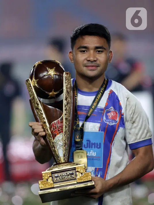 Asnawi Mangkualam baru masuk di menit ke-55 menggantikan Teerasak Poeiphimai. (Liputan6.com/Helmi Fithriansyah)