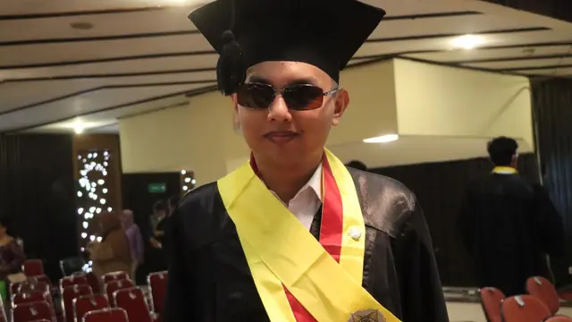Angkat Skripsi tentang Disabilitas, Mahasiswa Tunanetra di Yogyakarta Boyong Predikat Cumlaude (Sumber foto: www.ugm.ac.id