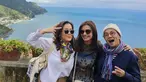 Dalam momen liburannya ke Italia, terlihat bahwa Najwa Shihab mengunjungi Amalfi yang menghadirkan pemandangan indah pantai di provinsi Salerno. Dalam momen ini ia gunakan untuk abadikan potret kebersamaan dengan orang terdekatnya. (Liputan6.com/IG/@najwashihab)