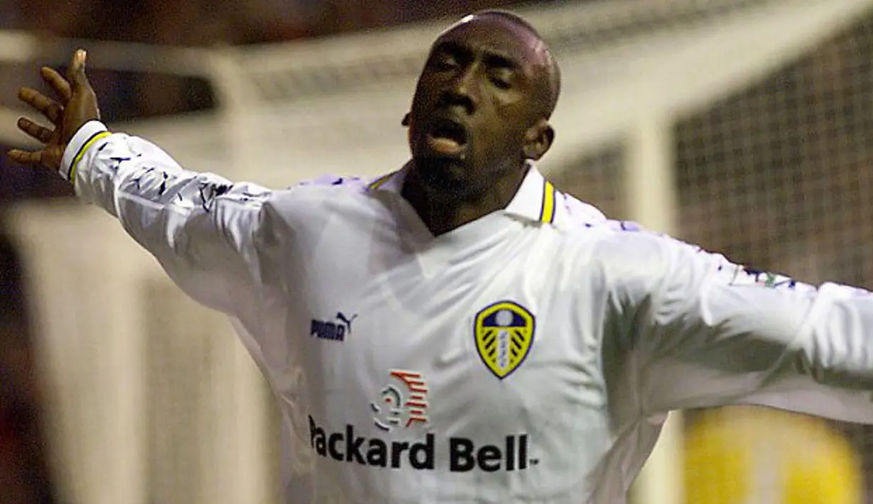 Semusim berikutnya pada 1998/1999, pemain dari luar klub Big Six kembali unjuk kemampuan dengan menjadi top skor di Premier League. Ia adalah Jimmy Floyd Hasselbaink, striker milik Leeds United yang mencetak total 18 gol untuk menjadi yang tertajam di Premier League 1998/1999 bersakding dengan dua pemain dari Klub Big Six, Michael Owen (Liverpool) dan Dwight Yorke (Manchester United). (leedsunited.com)