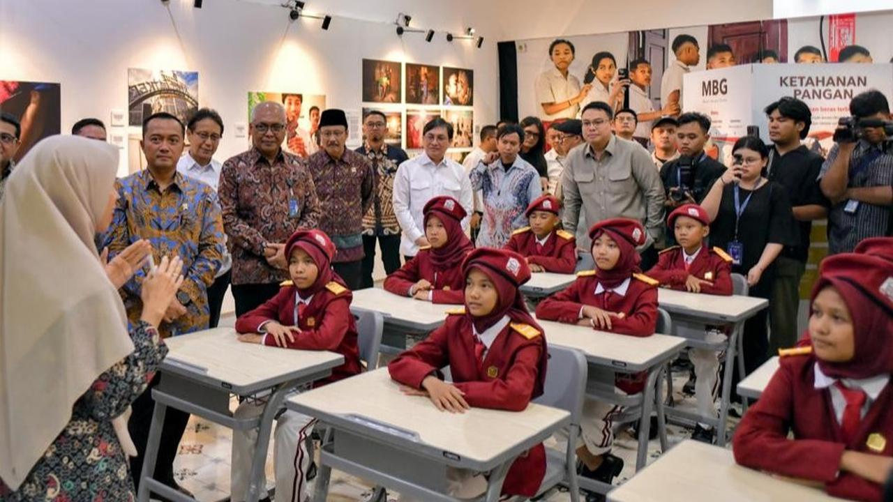 Menteri Sosial Saifullah Yusuf atau Gus Ipul saat menghadiri pembukaan pameran bertajuk