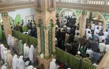 Salat Idul Fitri di Agam: Khidmat di Tengah Jejak Sisa Banjir Bandang