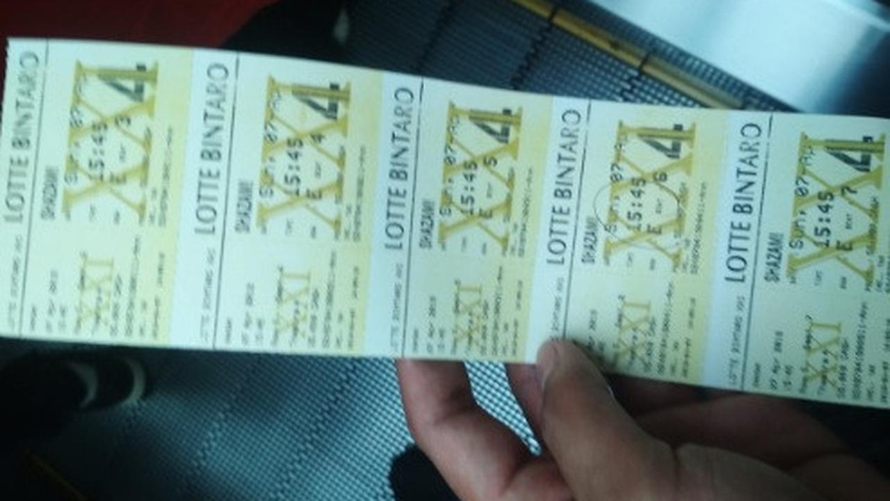 pria beli 5 tiket bioskop sekaligus