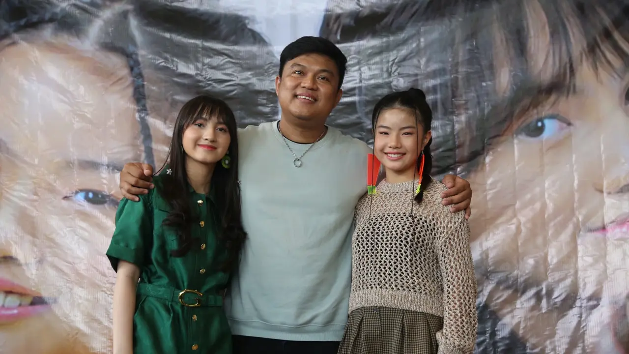 Alyssa Dezek dan Ry Hyori Dermawan bersama Posan Tobing