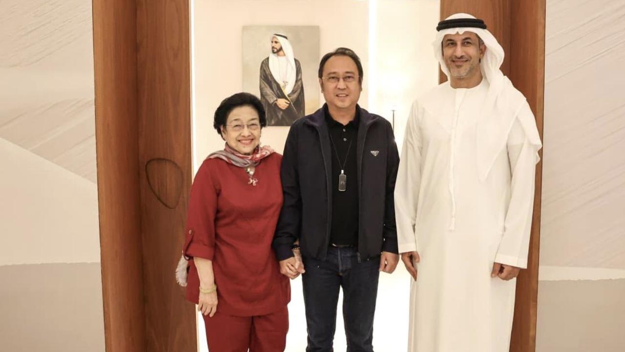 Tiba di Abu Dhabi Megawati Disambuat Menlu UEA