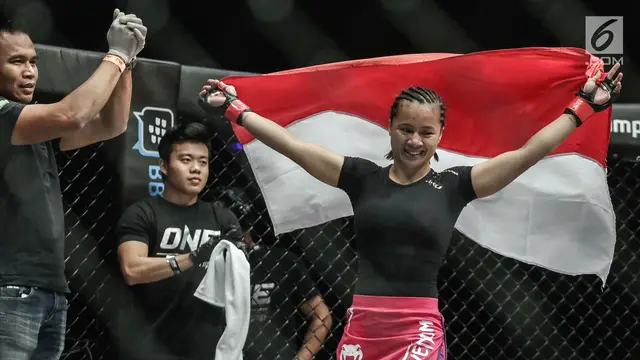 FOTO: Ketika Petarung Putri Indonesia Menang atas Petarung Putri Malaysia