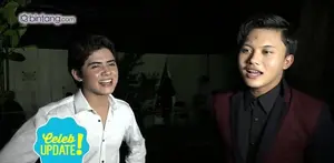 Rizky Febian dan Aliando Syarief membawakan lagu Kamu Adalah Perempuan Paling Cantik di Grand Final Miss Celebrity Indonesia 2016.