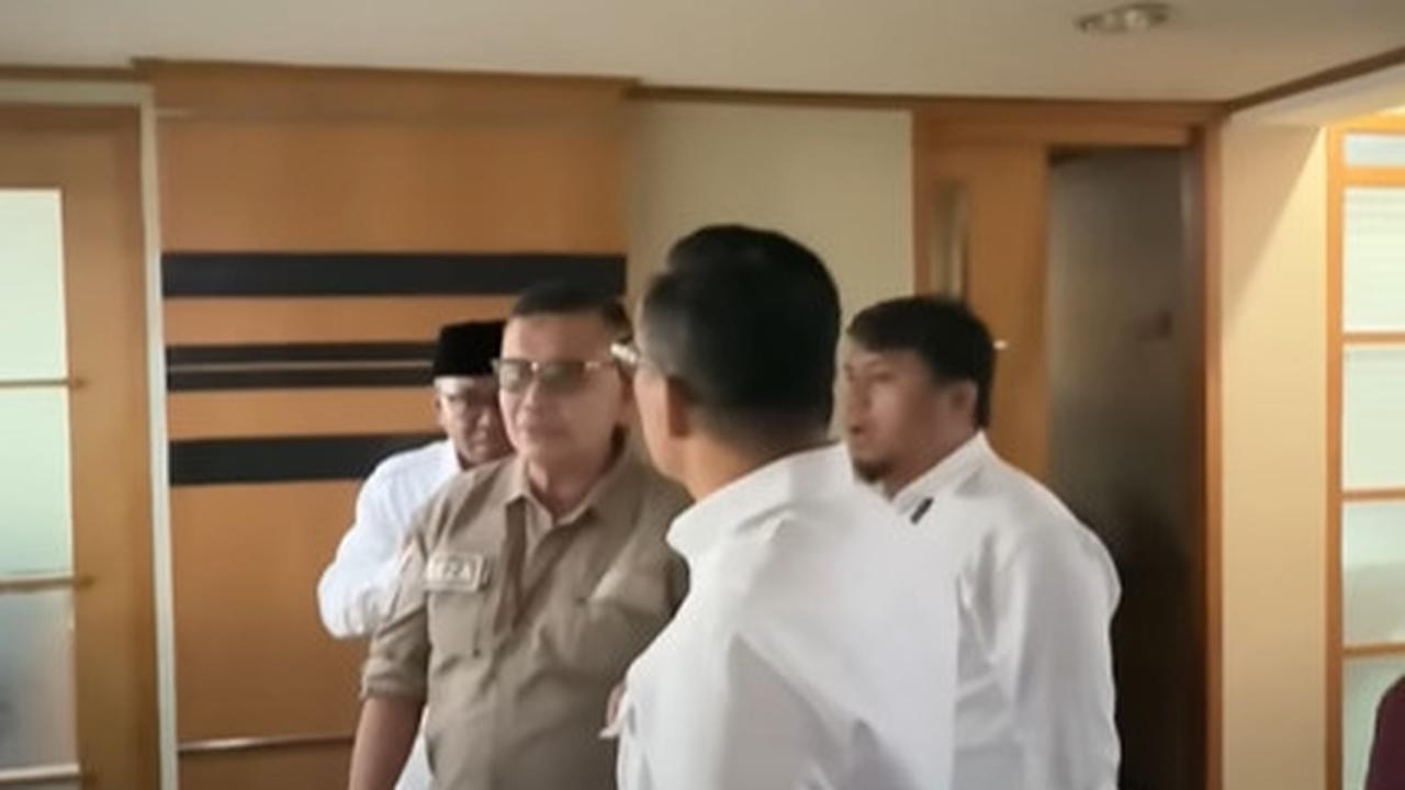 Momen Wamenaker Ebenezer Cekcok Meladeni Pria Petantang-petenteng Bikin Karyawan Sewot Nyaris Adu Jotos: Mereka Menghina Prabowo
