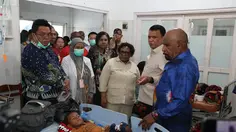 Wamendagri Tinjau Penanganan Dugaan Keracunan MBG di Jayapura
