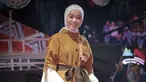 Hampir sepekan terakhir Lesti Kejora jadi perbincangan hangat masyarakat Indonesia setelah melaporkan sang suami, Rizky Billar, ke Polres Metro Jakarta Selatan atas dugaan kekerasan dalam rumah tangga alias KDRT, Rabu (28/9/2022). Pelantun &ldquo;Tirani&rdquo; kemudian dilarikan ke Rumah Sakit Bunda, Jakarta untuk dirawat intensif. Mari kenang lagi sejumlah potret Lesti Kejora dalam hijab putih. (Foto: Dok. Instagram @lestykejora)