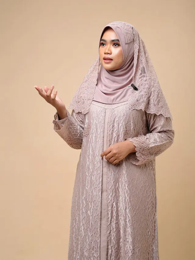 Model Gamis Brokat Elegan untuk Semua Bentuk Tubuh