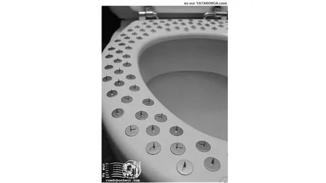 Desain Toilet Ini Absurd Banget, Ada yang Mirip Singgasana