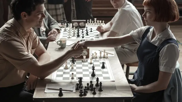 THE QUEEN’S GAMBIT (Cr. PHIL BRAY/NETFLIX © 2020)