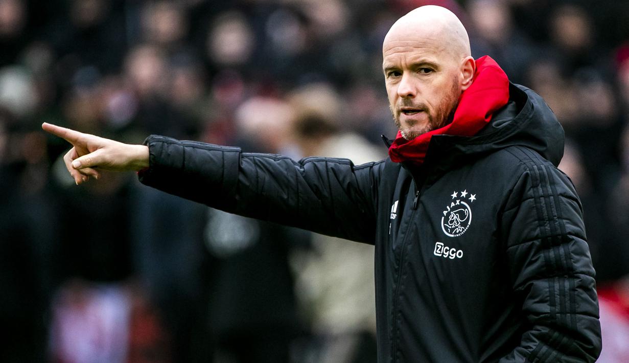 Kunci dibalik penampilan impresif Ajax Amsterdam adalah pelatih mereka, Erik ten Hag. Pria asal Belanda tersebut mampu memoles talenta-talenta pemainnya agar mampu tampil impresif. Berikut 5 pemain Ajax yang bersinar di bawah asuahn Erik ten Hag pada musim ini. (AFP/ANP/Remko De Waal)