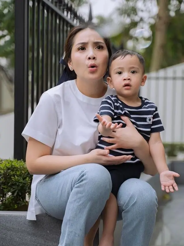 Nagita Slavina cantik memesona (Instagram/raffinagita1717)