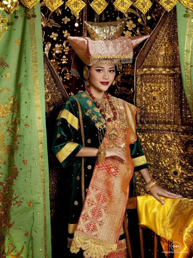 6 Prewedding Aurel Hermansyah dan Atta Halilintar Pakai Busana Adat Minangkabau