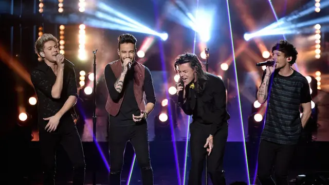 Penampilan One Direction di American Music Awards 2015
