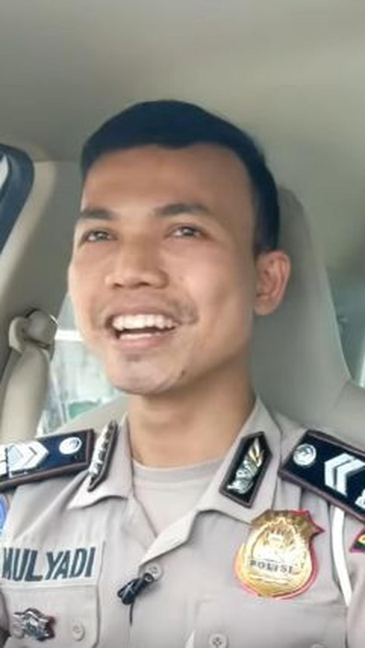 "Tempat tes dari rumah saya itu sangat jauh, karena beda kota. Jadi waktu tes itu kurang lebih saya menghabiskan dana Rp5 juta" ungkapnya. <br>