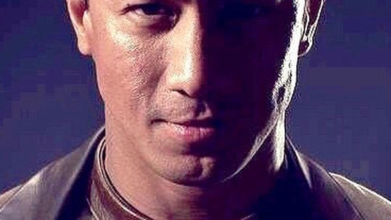 8.&nbsp;Joe Taslim: Menjalani Peran Ganda dengan Penuh Cinta